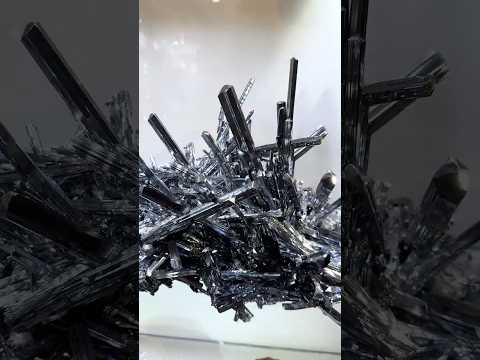 The earth made this! 🤯 ⚔️ Stibnite ⚔️